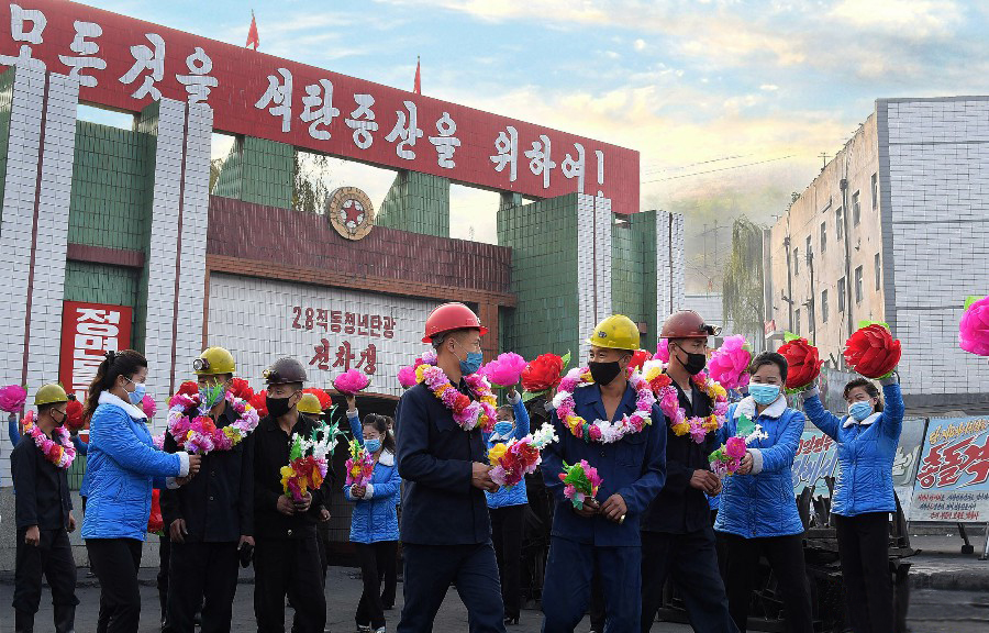 6-80일전투의 불길드높이 생산적앙양을!